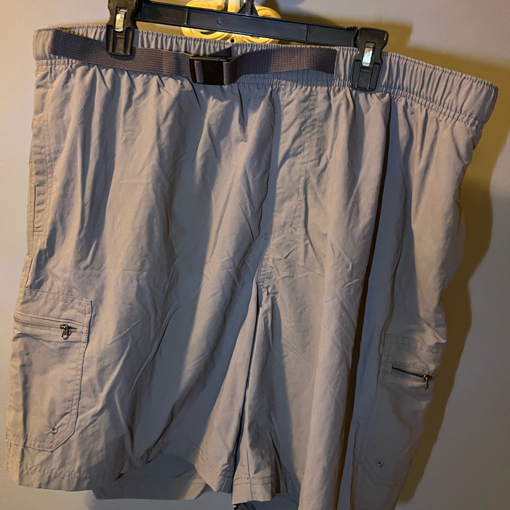 Columbia Men's Tan Cargo Shorts